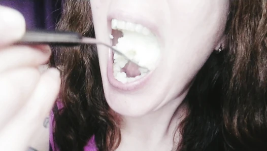 Xiomara Fox Fetish Queen - Watche me eat and shit