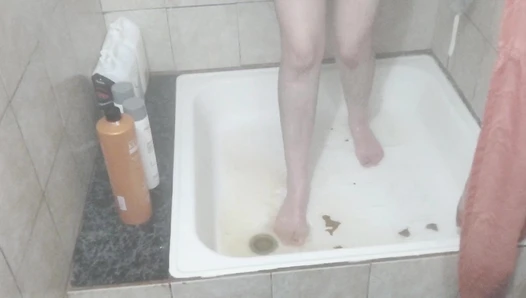 RavenHearth666 - Stepping and squashing poop with my feet