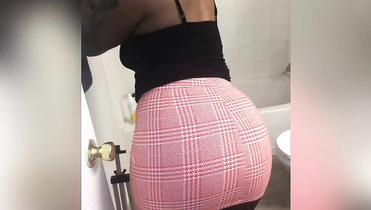 Ebonybooty49 - Shitting in my nets