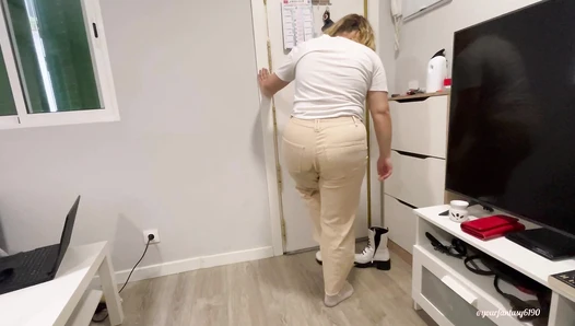 Yourfantasy6190 - Pooping desperation in cream jeans