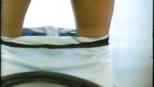 girl pooping and pissing