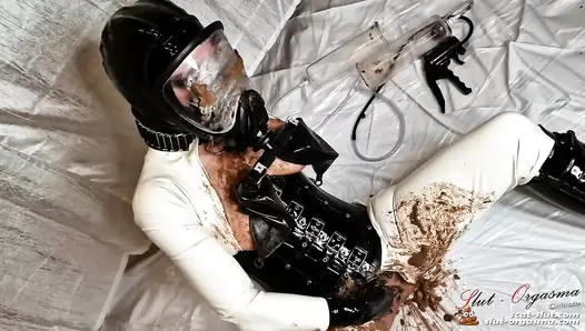 SlutOrgasma - Extreme scat play in rubber and gasmask