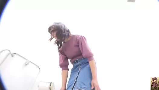 SR076 01 Women spreading their assholes while pooping on toilet. Multiple viewing angles and stinky farts. VOL. 4
