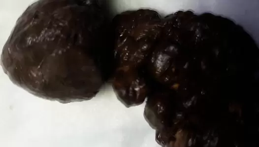 ElenaToilet - Dropping Massive Thick Shit