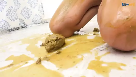 NewMFX Living toilet - Ju, Babi Ventura