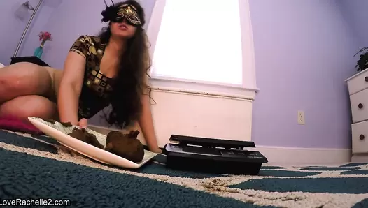 LoveRachelle - Whore Weighs & Licks Tasty Shit
