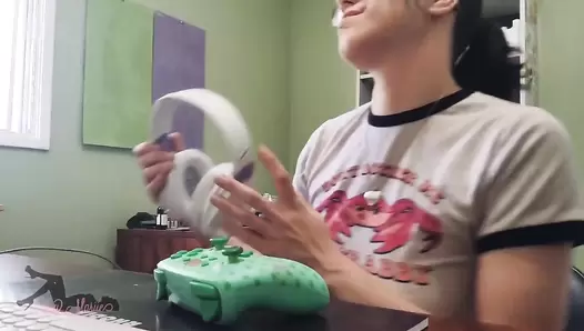 JayMariie - Panty Pooping Vol 3 - Gamer Girl