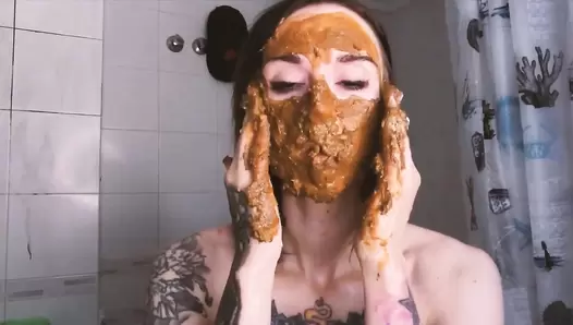 DirtyBetty - Eat me, little bitch! Im your sweety!
