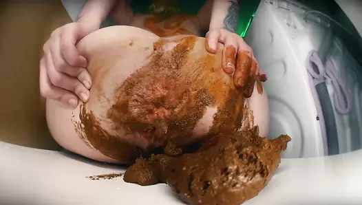 DirtyBetty - Have you sniffed female poop?