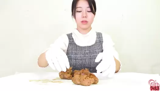 DLFF-615 03 "Please look at my poop."