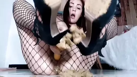 Sarathonson / Sarah feels slutty and dirty