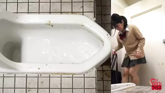 FF-589 01 Abdominal pain! Female students dash to the toilet and feces leaking inside panties