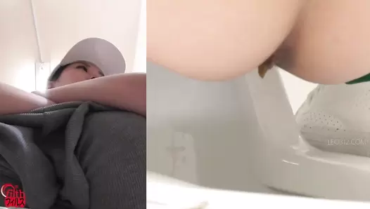 FF-521 04 Beautiful romance of girls-joggers pooping in public toilets. VOL. 2