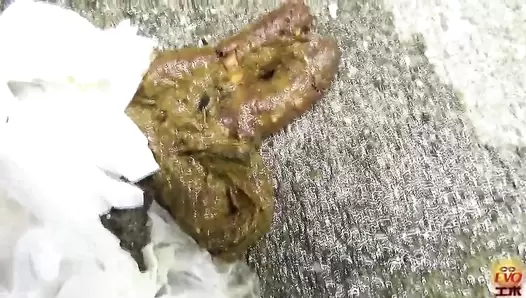 EE-069 01 Peeping Scat At The Alleyway