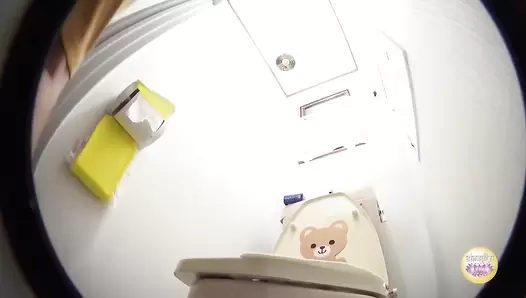 SL-130 02 Toilet doesn’t flush after girls taking a dump at the friend’s house.