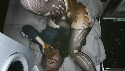 DirtyBetty - UpSideDown Secret Scat Projectile