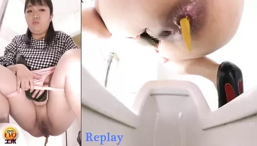 DLEE-367 05 Public toilet voyeur: women continue pooping while the door is opened up!