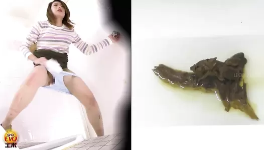 DLEE-367 03 Public toilet voyeur: women continue pooping while the door is opened up!