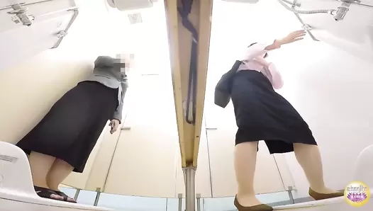 DLSL-397 06 Awkward farts and poops in the office toilet