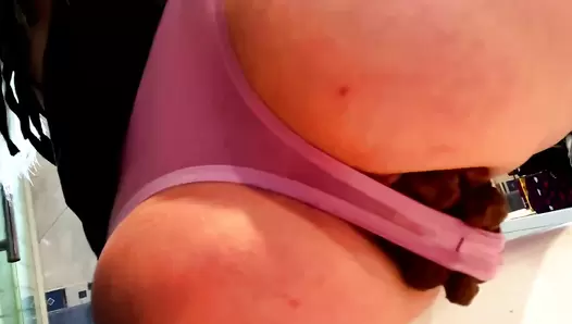 Thefartbabes - Bikini Sink Poop