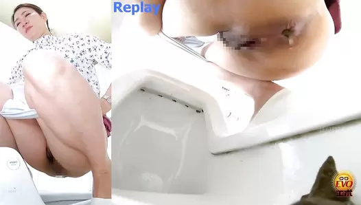 EE-593 06 Close-up shots of girls pooping faces and their toilet noises