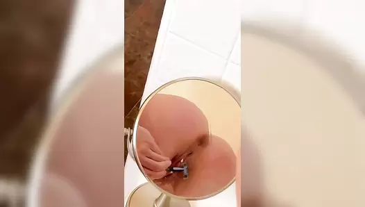 VibeWithMolly - Shave, poop, pee on self, Amateur Collection, 