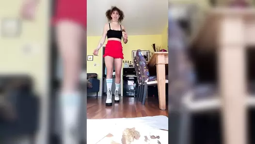 VibeWithMolly - First time Eating famous SHIT icecream!