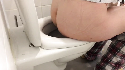 Markovna - Pooping clip compilation