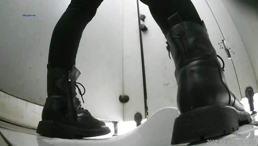 Toilet Of The Knitting Factory 07
