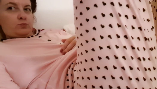 Nicolettaxxx - Intense farts with new pajamas