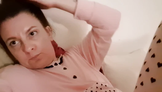 Nicolettaxxx - Intense farts with new pajamas