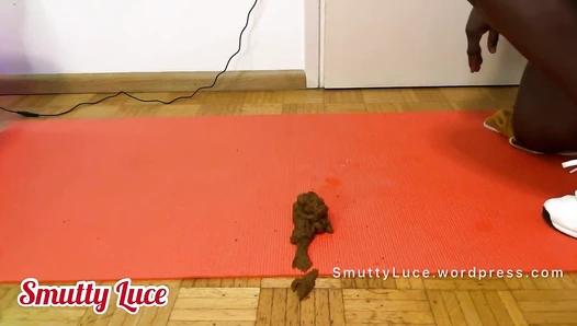 Smutty_Luce - Gassy YOGA & Fresh SHIT Workout