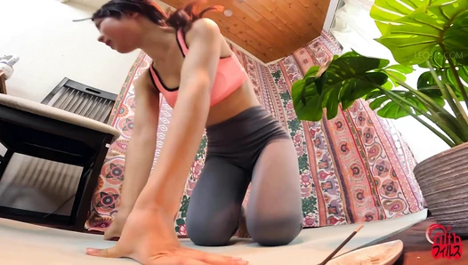 FF-684 01 Yoga class: farts and poops.