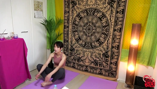 FF-684 02 Yoga class: farts and poops.