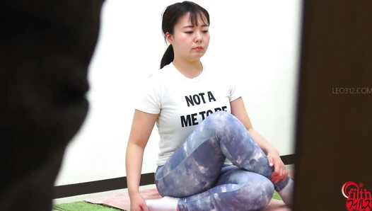 FF-684 04 Yoga class: farts and poops.