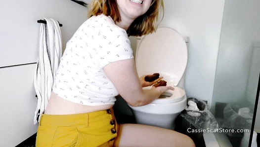 CassieScat - Hiding DESPERATE Poop from Plumber