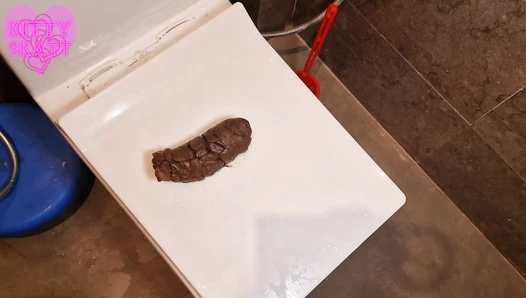 Kitty Skatt - Desperate Toilet Lid Release