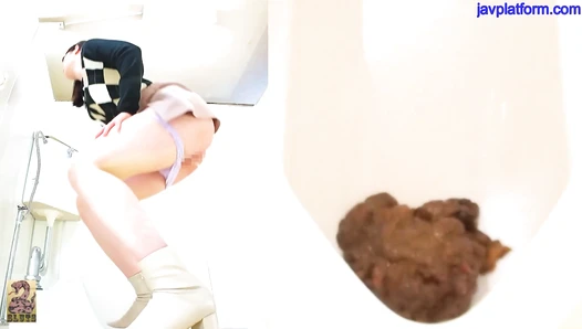 SR-100 07 Turtle W Full Shot Beautiful woman's ecstatic face poop and fart Slits