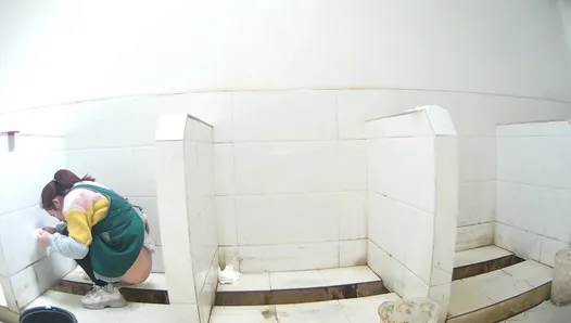 Open Public Toilet 3