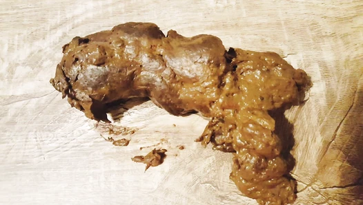 PottyQueen - Big tough poo