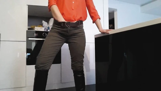 thefartbabes - Blonde Haki Jeans Poop