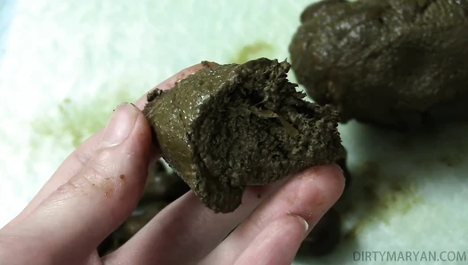 DirtyMaryan - Pooping and showing texture of my shit